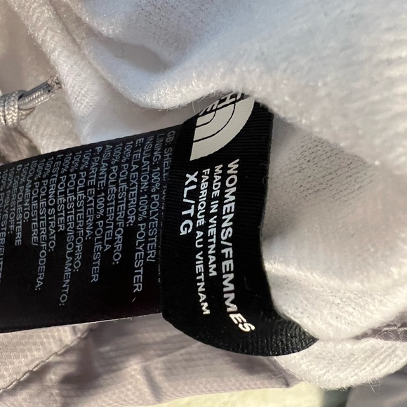 The North Face Women’s reversible jacket - Picture 6 of 7